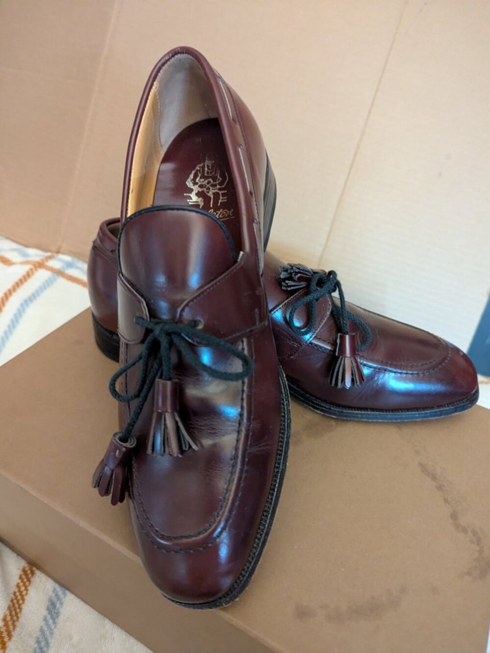 Men's Kiltie Tassel Laced Loafers made in the USA NETTLETON Size 9-D